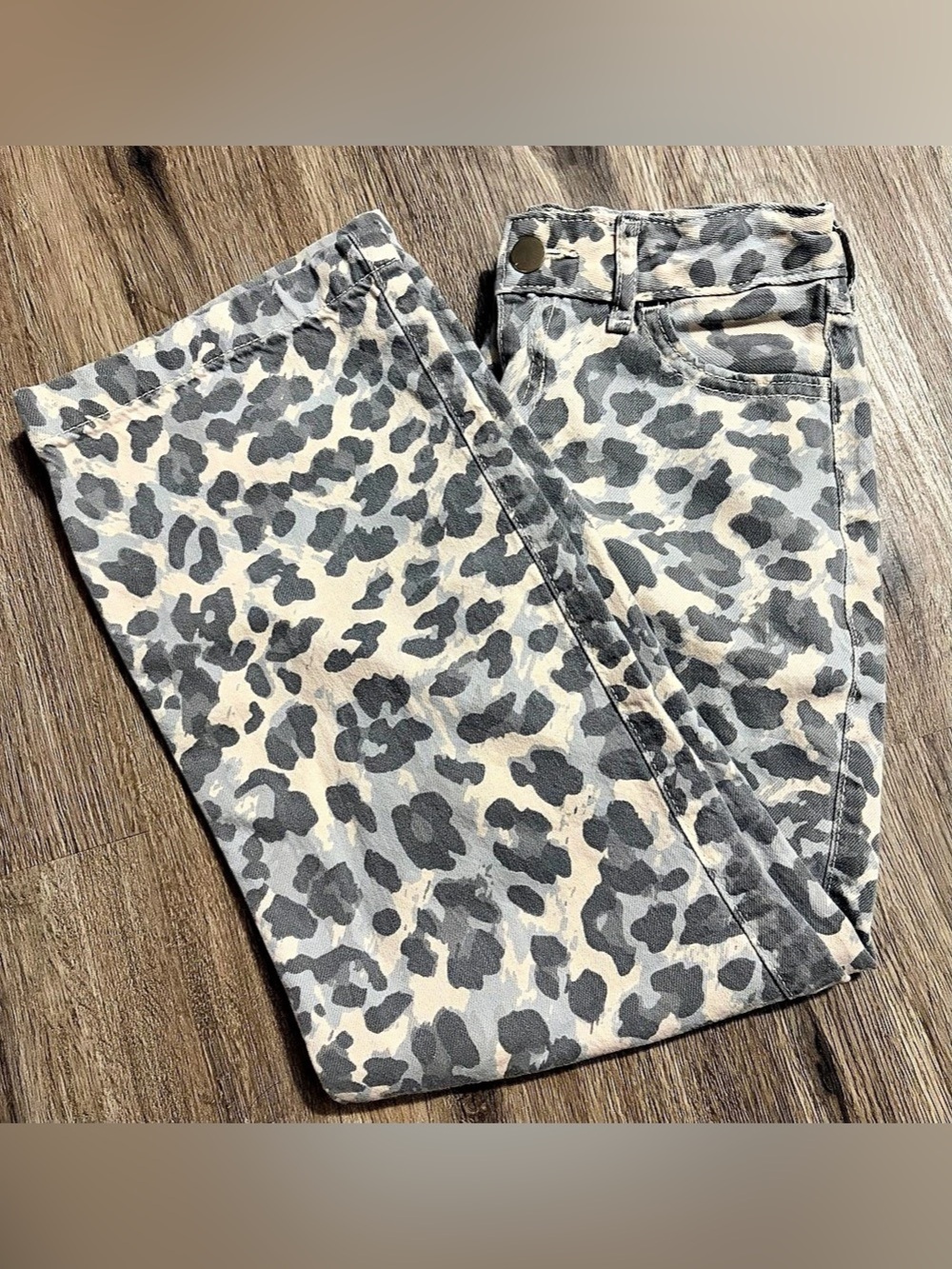Abercrombie & Fitch - Leopard Print Jeans - Size 7/8 Long